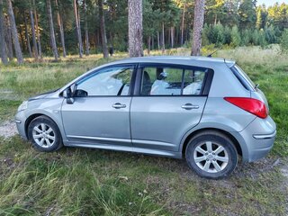 2012 Nissan Tiida I Рестайлинг, серый, 700000 рублей, вид 4