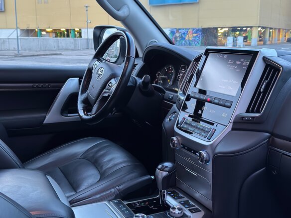 2016 Toyota Land Cruiser 200 Series Рестайлинг 2, белый - вид 19