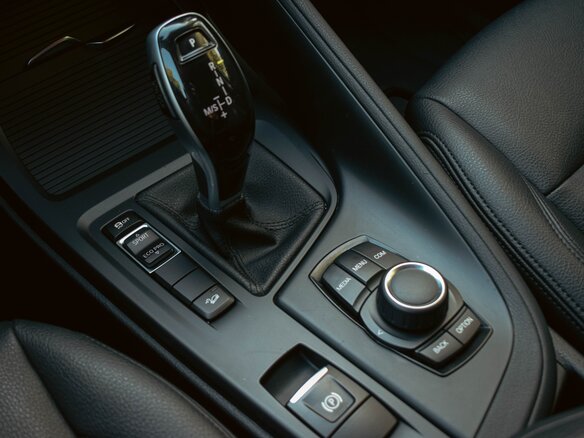 2018 BMW X1 20i xDrive II (F48), серый, 2530000 рублей - вид 17
