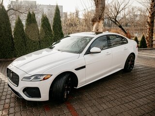 2023 Jaguar XF II Рестайлинг, белый, 4399000 рублей, вид 3