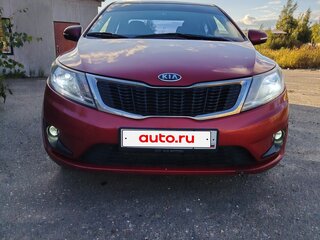 2014 Kia Rio 5-speed III, красный, 800000 рублей, вид 3