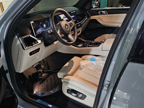 2026 BMW X5 40d IV (G05/G18) Рестайлинг, серый - вид 13