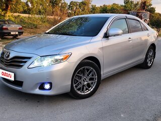 2011 Toyota Camry VI (XV40) Рестайлинг, серебристый, 1550000 рублей, вид 1