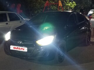 2013 Hyundai Solaris I, чёрный, 380000 рублей, вид 3