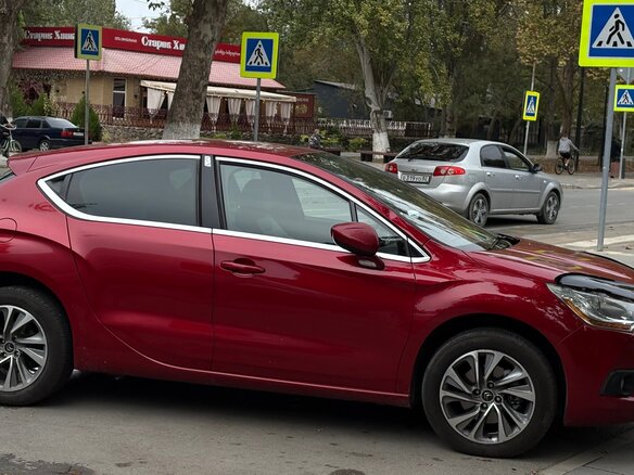 2012 Citroen DS4, красный, 1100000 рублей - вид 2