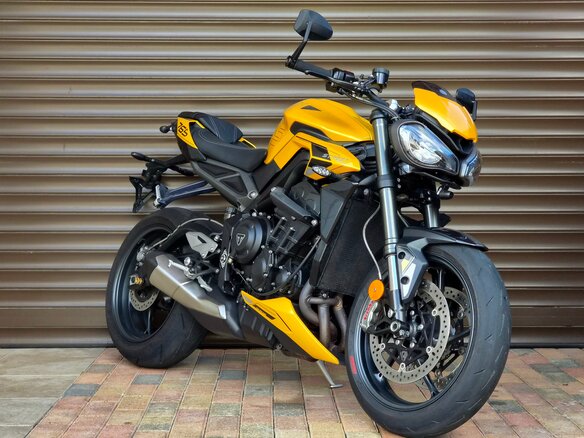 2023 Triumph Street Triple, жёлтый, 985000 рублей - вид 5