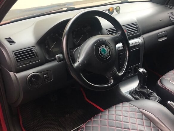 2008 Skoda Octavia I (A4) Рестайлинг, красный, 800000 рублей - вид 3