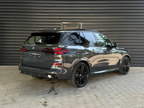 2023 BMW X5 40d IV (G05/G18) Рестайлинг, серый, 12500000 рублей - вид 4
