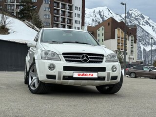 2008 Mercedes-Benz M-Класс AMG 63 AMG II (W164) Рестайлинг, белый, 1200000 рублей, вид 4