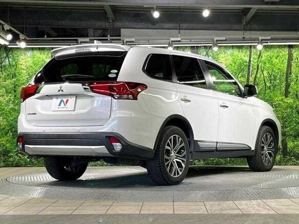2017 Mitsubishi Outlander III Рестайлинг 2, белый - вид 1