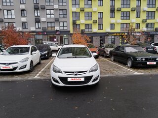 2014 Opel Astra J Рестайлинг, белый, 790000 рублей, вид 1