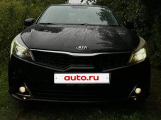 2020 Kia Rio IV Рестайлинг, чёрный, 1500000 рублей, вид 1