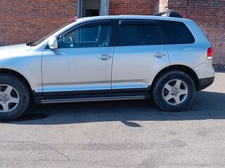 2005 Volkswagen Touareg I, серебристый, 900000 рублей, вид 4