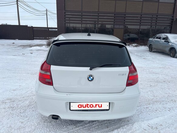 2010 BMW 1 серии 116i I (E81/E82/E87/E88) Рестайлинг, белый, 900000 рублей - вид 15