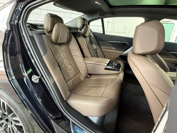 2025 BMW 5 серии Long 530Li xDrive VIII (G60/G61/G68), чёрный, 7699000 рублей - вид 26