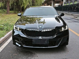 2024 BMW 5 серии Long 525Li VIII (G60/G61/G68), чёрный, 5500000 рублей, вид 2