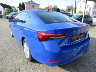 2022 Skoda Octavia IV (A8), синий, 2342000 рублей, вид 2