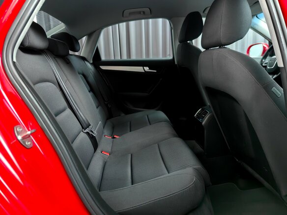 2011 Audi A4 IV (B8), красный, 909000 рублей - вид 9