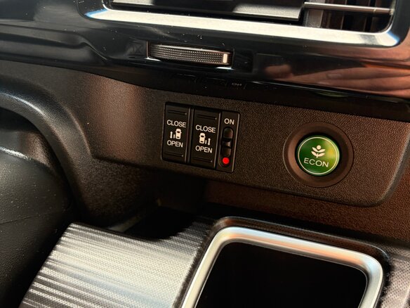 2015 Honda Stepwgn V, фиолетовый, 1900000 рублей - вид 9