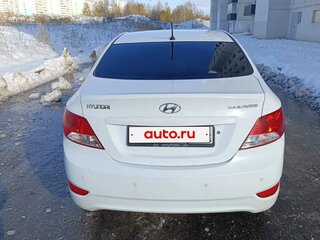 2013 Hyundai Solaris I, белый, 860000 рублей, вид 4