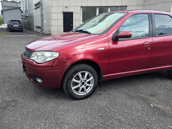 2007 Fiat Albea I Рестайлинг, красный, 250000 рублей - вид 1