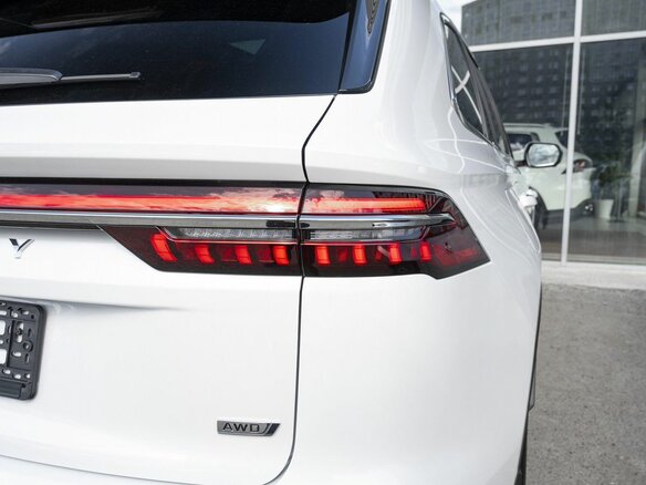 2026 Geely Monjaro I Рестайлинг, белый - вид 11
