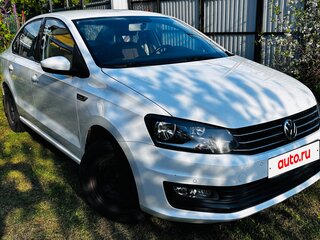 2017 Volkswagen Polo V Рестайлинг, белый, 1180000 рублей, вид 2