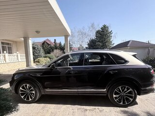 2022 Bentley Bentayga I Рестайлинг, фиолетовый, 27000000 рублей, вид 3