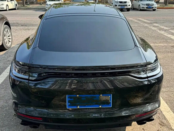 2023 Porsche Panamera 4 Sport Turismo II Рестайлинг, чёрный - вид 3