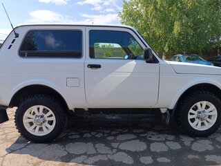 2015 Lada (ВАЗ) 2121 (4x4) I Рестайлинг, белый, 525000 рублей, вид 3