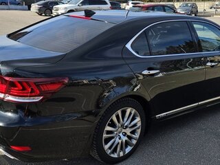 2014 Lexus LS Long 600h L IV Рестайлинг 2, чёрный, 2950000 рублей, вид 2
