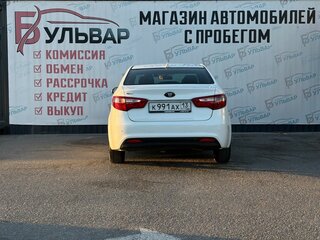 2013 Kia Rio 5-speed III, белый, 775000 рублей, вид 5
