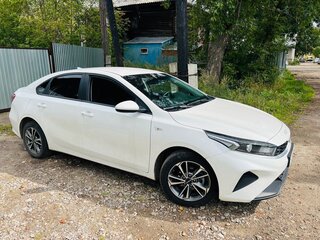 2021 Kia K3 II Рестайлинг, белый, 1900000 рублей, вид 3