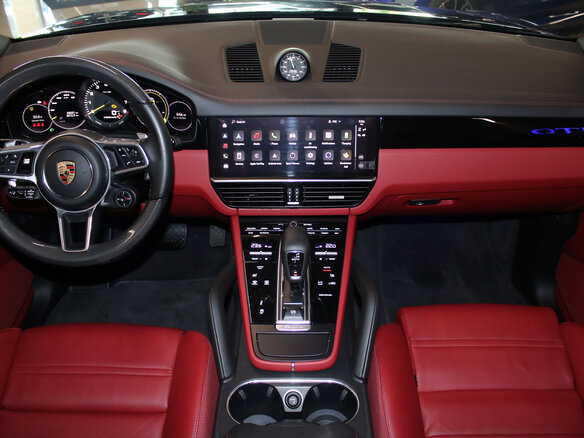 2021 Porsche Cayenne E-Hybrid III, чёрный, 10750000 рублей - вид 6