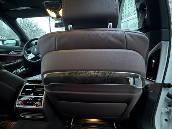 2020 BMW 7 серии 730i VI (G11/G12) Рестайлинг, белый, 4700000 рублей - вид 23