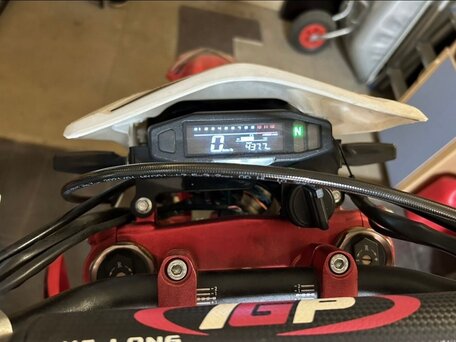 2022 Regulmoto CR-Z 300, красный, 166000 рублей, вид 5