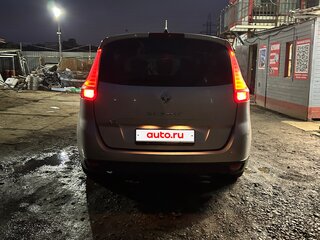 2009 Renault Scenic II Рестайлинг, серебристый, 680000 рублей, вид 3