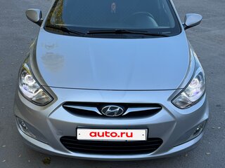 2011 Hyundai Solaris I, серебристый, 575000 рублей, вид 2