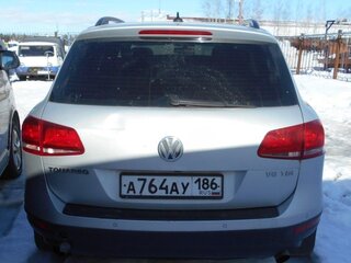 2014 Volkswagen Touareg II Рестайлинг, серебристый, 1234640 рублей, вид 4