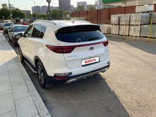 2019 Kia Sportage IV Рестайлинг, белый, 2550000 рублей, вид 4