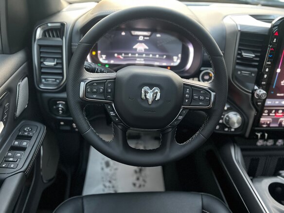 2026 Ram 1500 Rumble Bee V Рестайлинг, зелёный, 10900000 рублей - вид 13