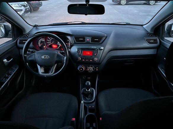 2012 Kia Rio 5-speed III, серый, 630000 рублей - вид 16