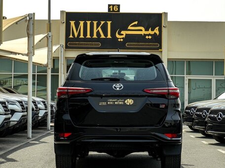 2026 Toyota Fortuner II Рестайлинг, чёрный, 4850000 рублей, вид 5
