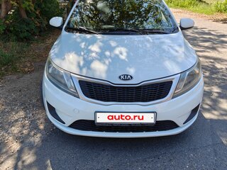 2013 Kia Rio III, белый, 650000 рублей, вид 2