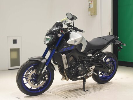 2016 Yamaha MT-09 (FZ-09), серый, 690000 рублей, вид 4