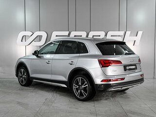 2021 Audi Q5 45 TFSI II (FY) Рестайлинг, серый, 4350000 рублей, вид 2