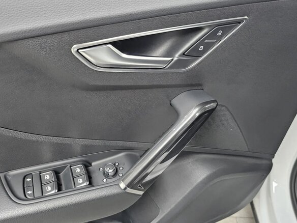 2023 Audi Q2 35 TDI I Рестайлинг, белый, 2600000 рублей - вид 11