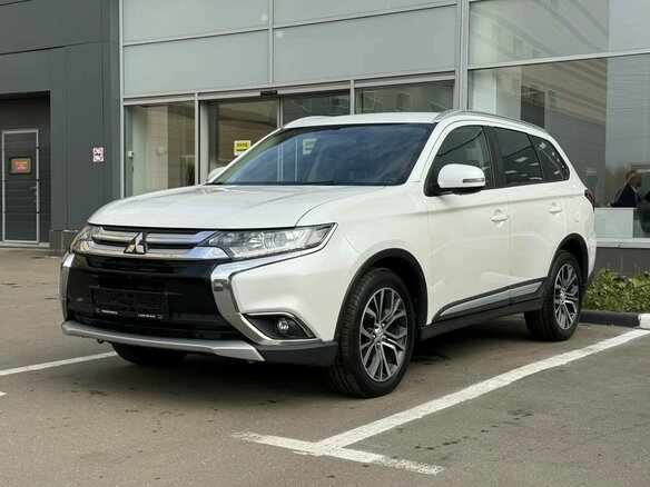 2018 Mitsubishi Outlander III Рестайлинг 2, белый, 1790000 рублей - вид 2