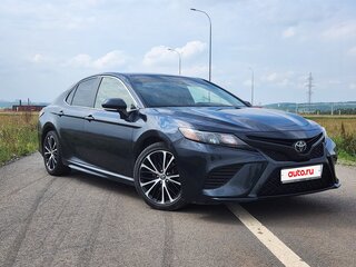 2017 Toyota Camry US Market VIII (XV70), синий, 1960000 рублей, вид 3