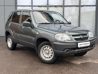 2018 Chevrolet Niva I Рестайлинг, зелёный, 700000 рублей, вид 2